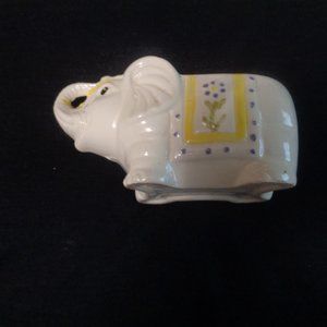 VINTAGE HAPPY ELEPHANT POTTERY PLANTER